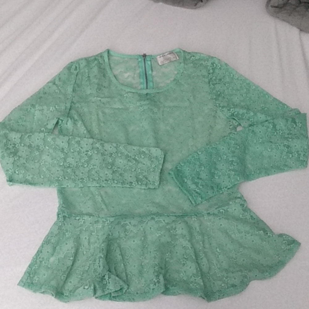 Lace peplum top with zipper back - Large